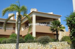 T2 sito num conhecido empreendimento de golfe perto...